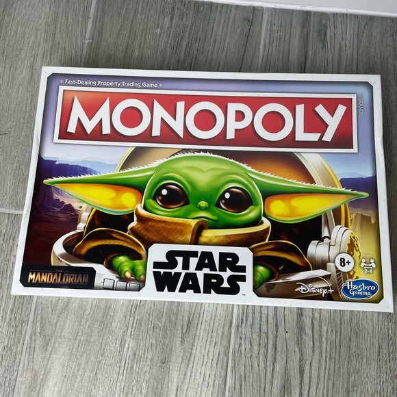 Monopoly NWT Star Wars Mandalorian Board Game - Picture 2 of 7